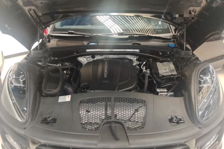 Used Porsche Macan 2020 Macan 2.0T Engine Bay