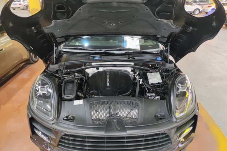 Used Porsche Macan 2020 Macan 2.0T Engine Bay