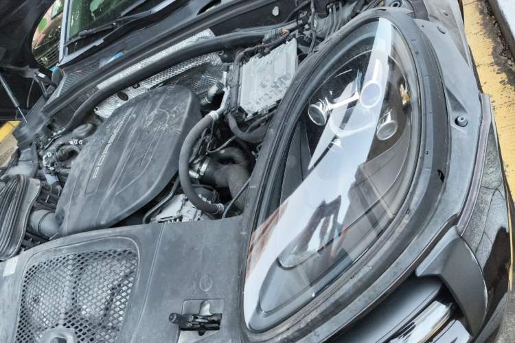 Used Porsche Macan 2020 Macan 2.0T Engine Bay Left