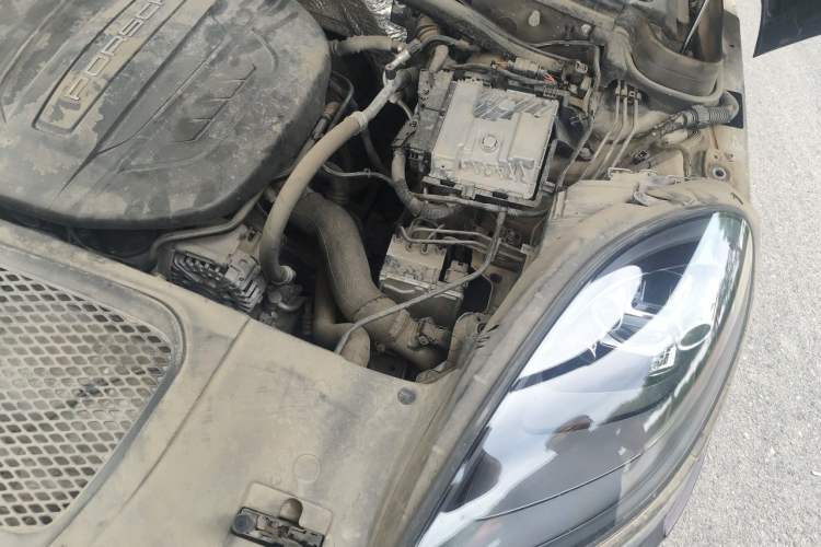 Used Porsche Macan 2020 Macan 2.0T Engine Bay Left