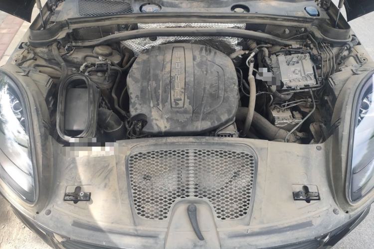 Used Porsche Macan 2020 Macan 2.0T Engine Bay