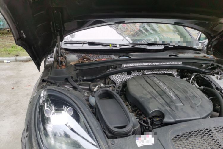 Used Porsche Macan 2020 Macan 2.0T Engine Bay Right