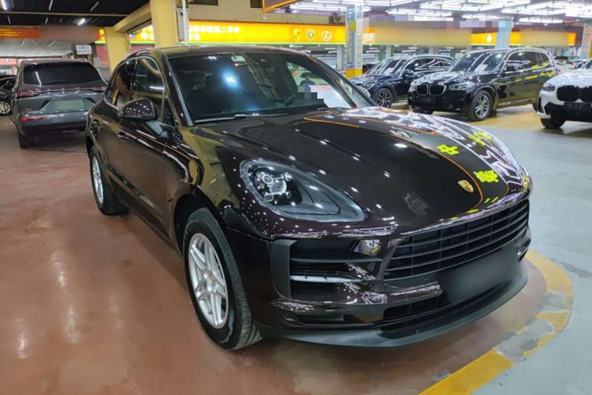Used Porsche Macan 2020 Macan 2.0T Front Right 45 Deg