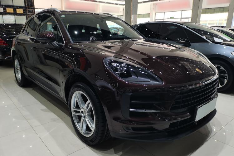 Used Porsche Macan 2020 Macan 2.0T Front Right 45 Deg