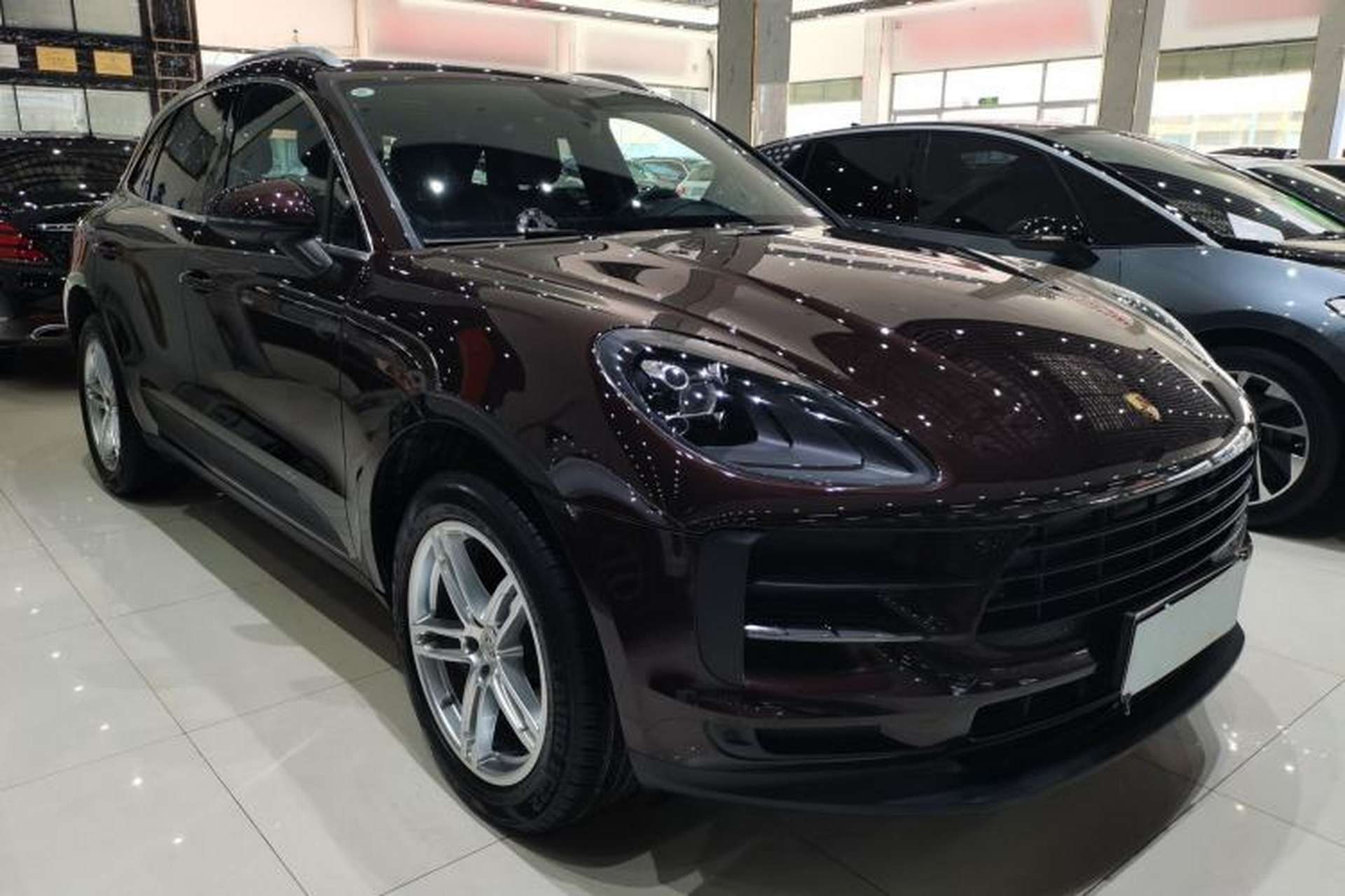 Used Porsche Macan 2020 Macan 2.0T Front Right 45 Deg