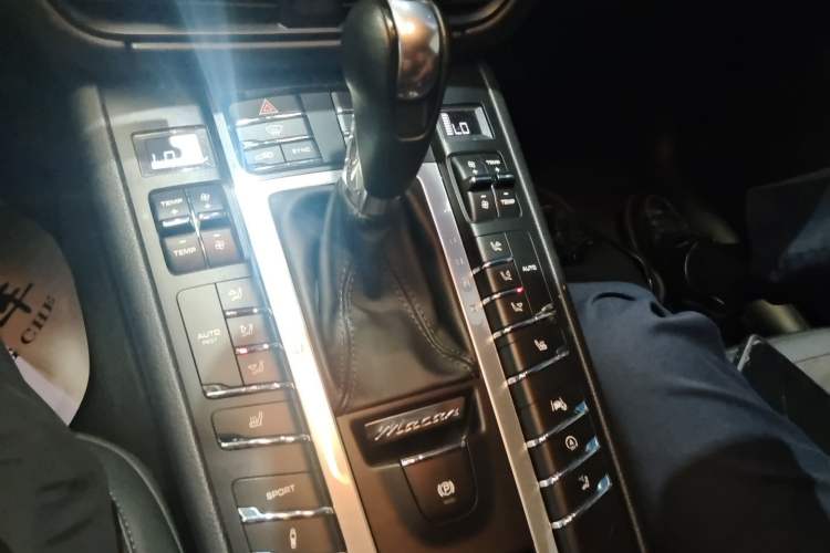 Used Porsche Macan 2020 Macan 2.0T Gear Lever