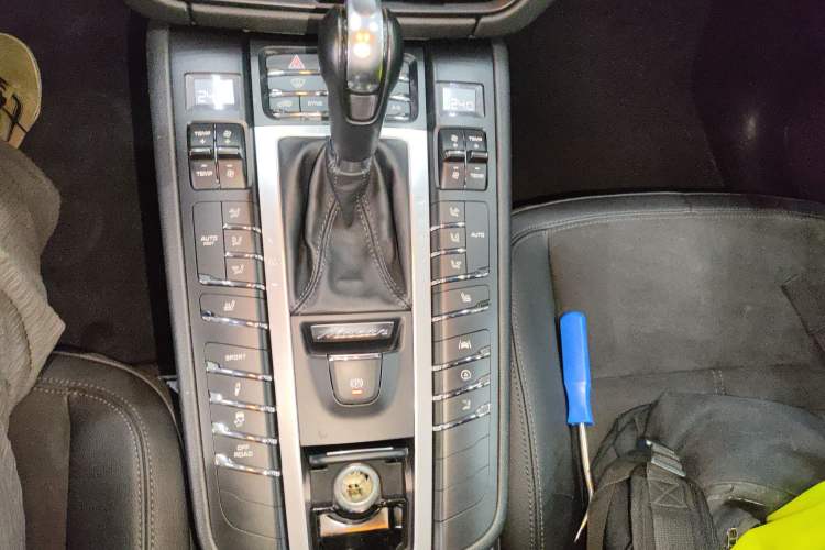 Used Porsche Macan 2020 Macan 2.0T Gear Lever
