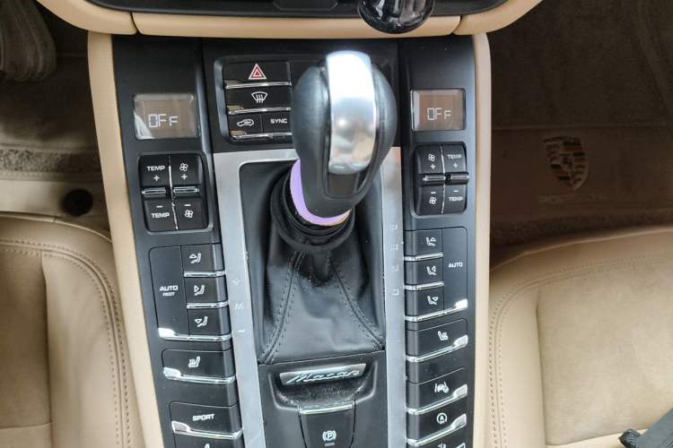 Used Porsche Macan 2020 Macan 2.0T Gear Lever