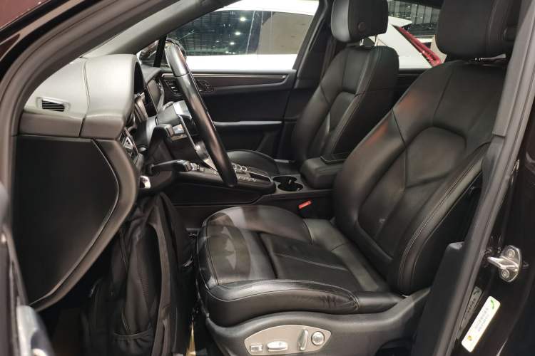 Used Porsche Macan 2020 Macan 2.0T Left Front Seat
