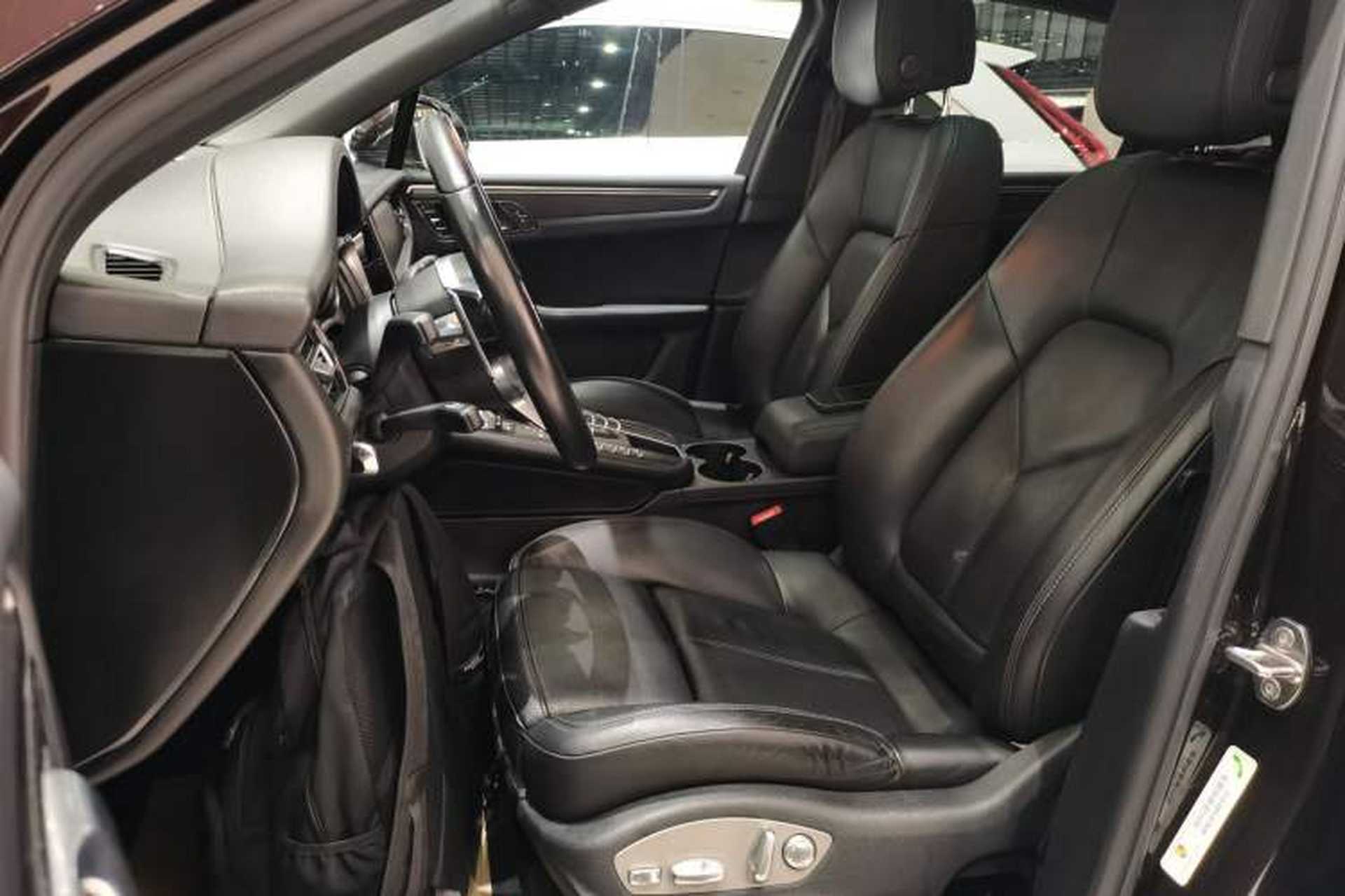 Used Porsche Macan 2020 Macan 2.0T Left Front Seat