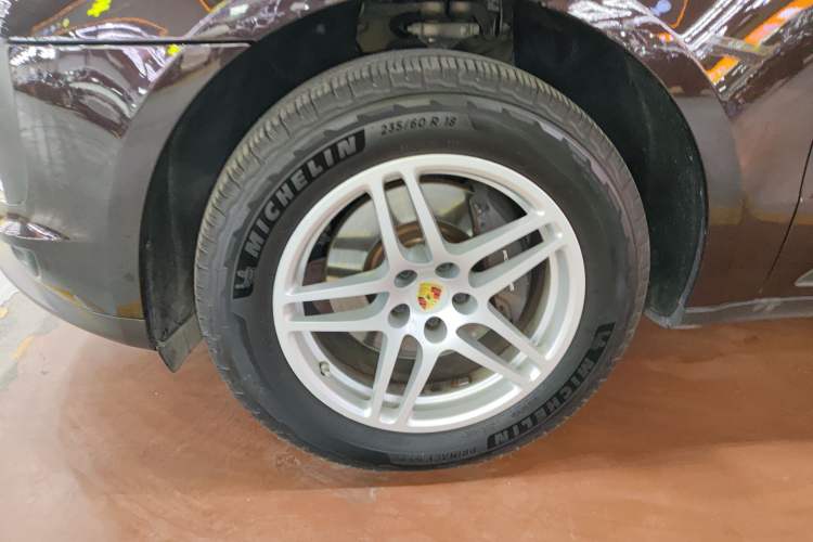 Used Porsche Macan 2020 Macan 2.0T Left Front Wheel Hub