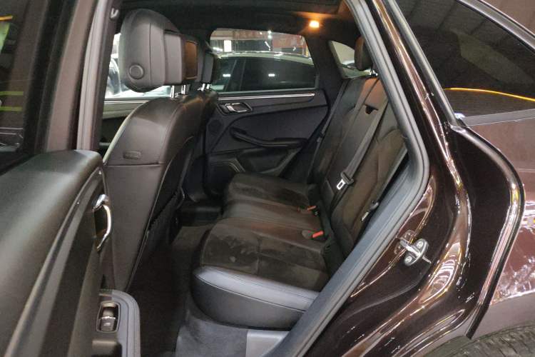 Used Porsche Macan 2020 Macan 2.0T Left Rear Seat