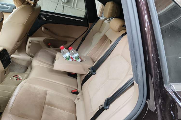 Used Porsche Macan 2020 Macan 2.0T Left Rear Seat