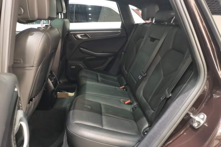 Used Porsche Macan 2020 Macan 2.0T Left Rear Seat