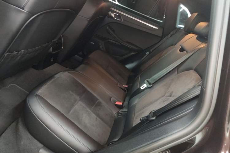 Used Porsche Macan 2020 Macan 2.0T Left Rear Seat