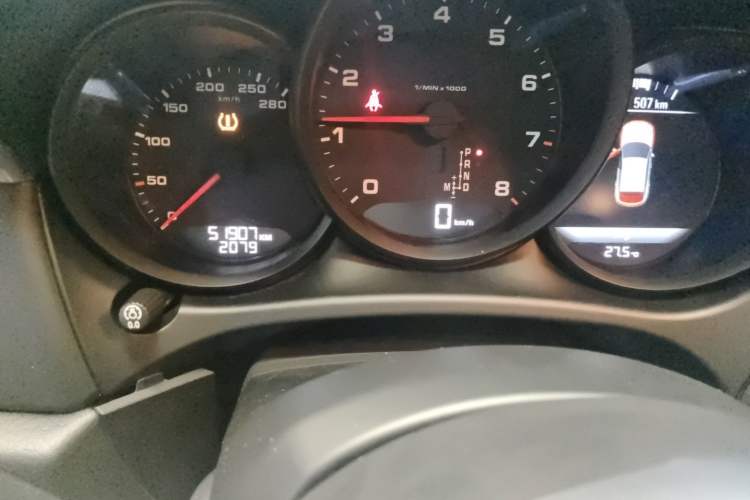 Used Porsche Macan 2020 Macan 2.0T Odometer Close Up