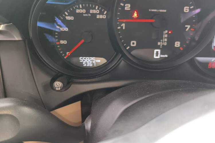 Used Porsche Macan 2020 Macan 2.0T Odometer Close Up