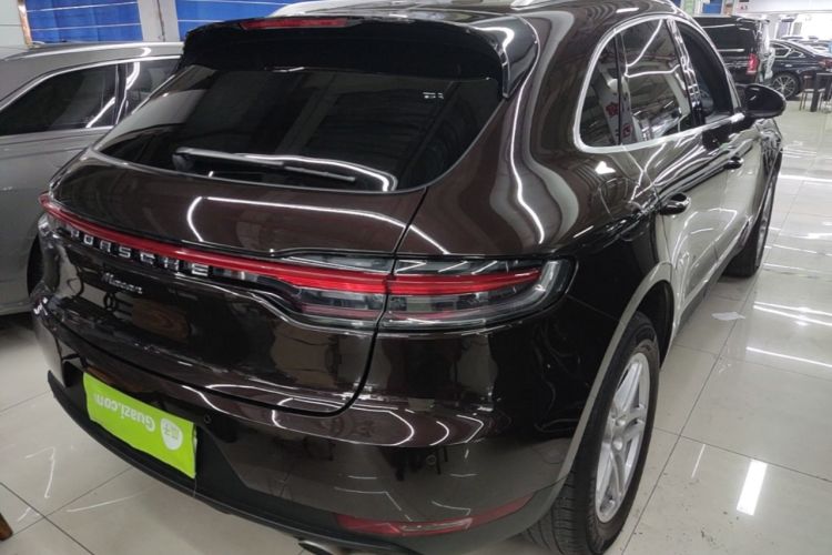 Used Porsche Macan 2020 Macan 2.0T Rear Right 45 Deg