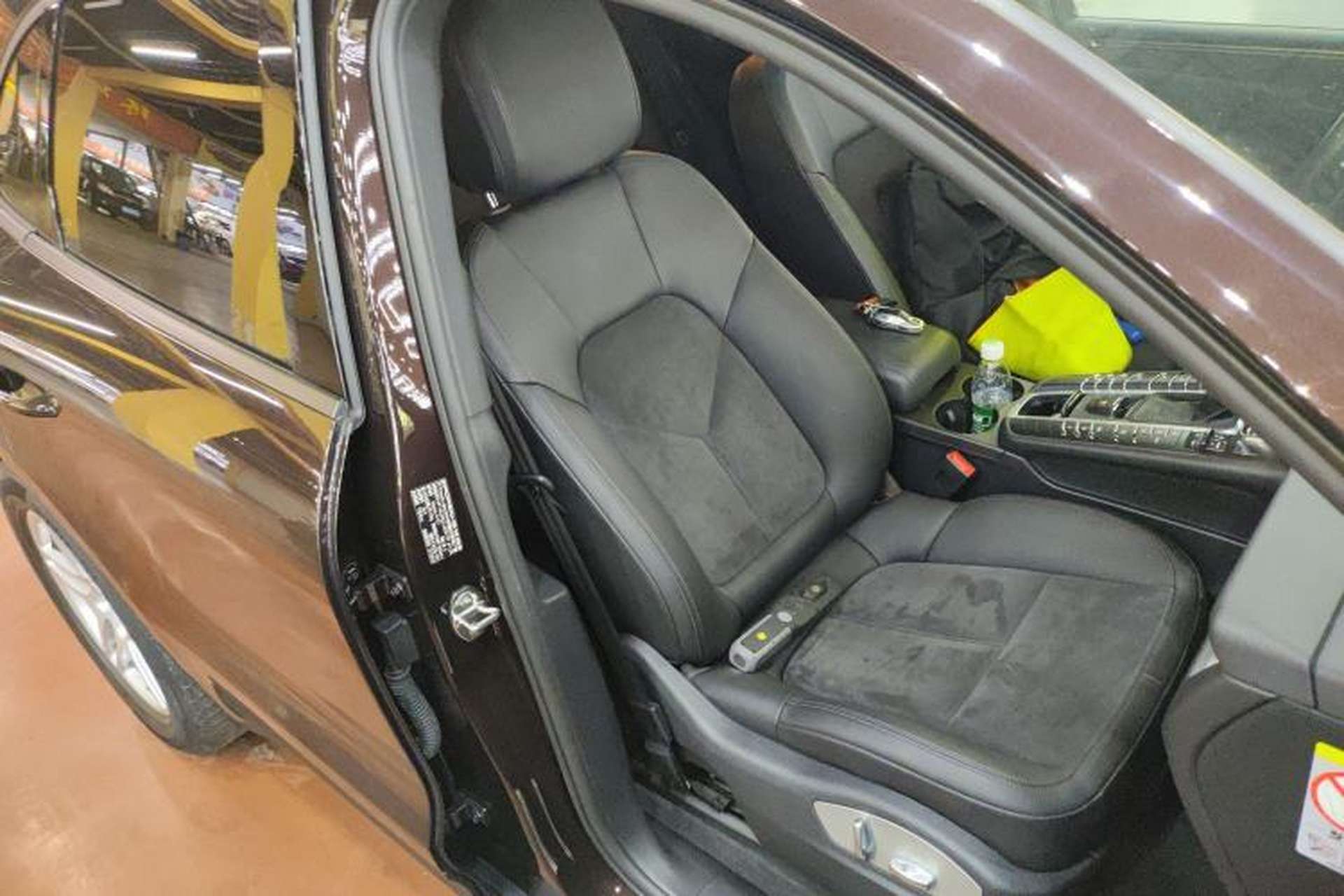 Used Porsche Macan 2020 Macan 2.0T Right Front Seat