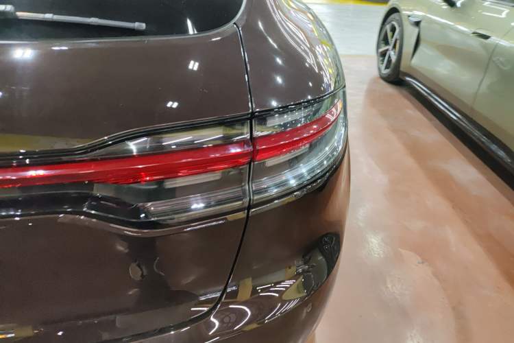 Used Porsche Macan 2020 Macan 2.0T Right Rear Taillight