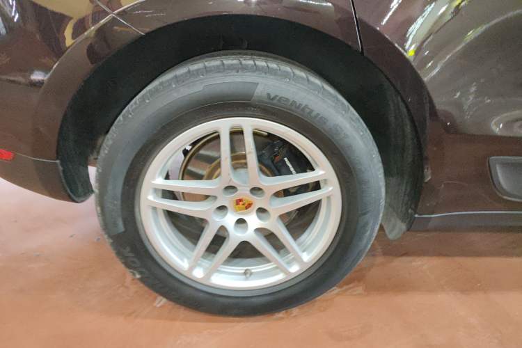 Used Porsche Macan 2020 Macan 2.0T Right Rear Wheel Hub