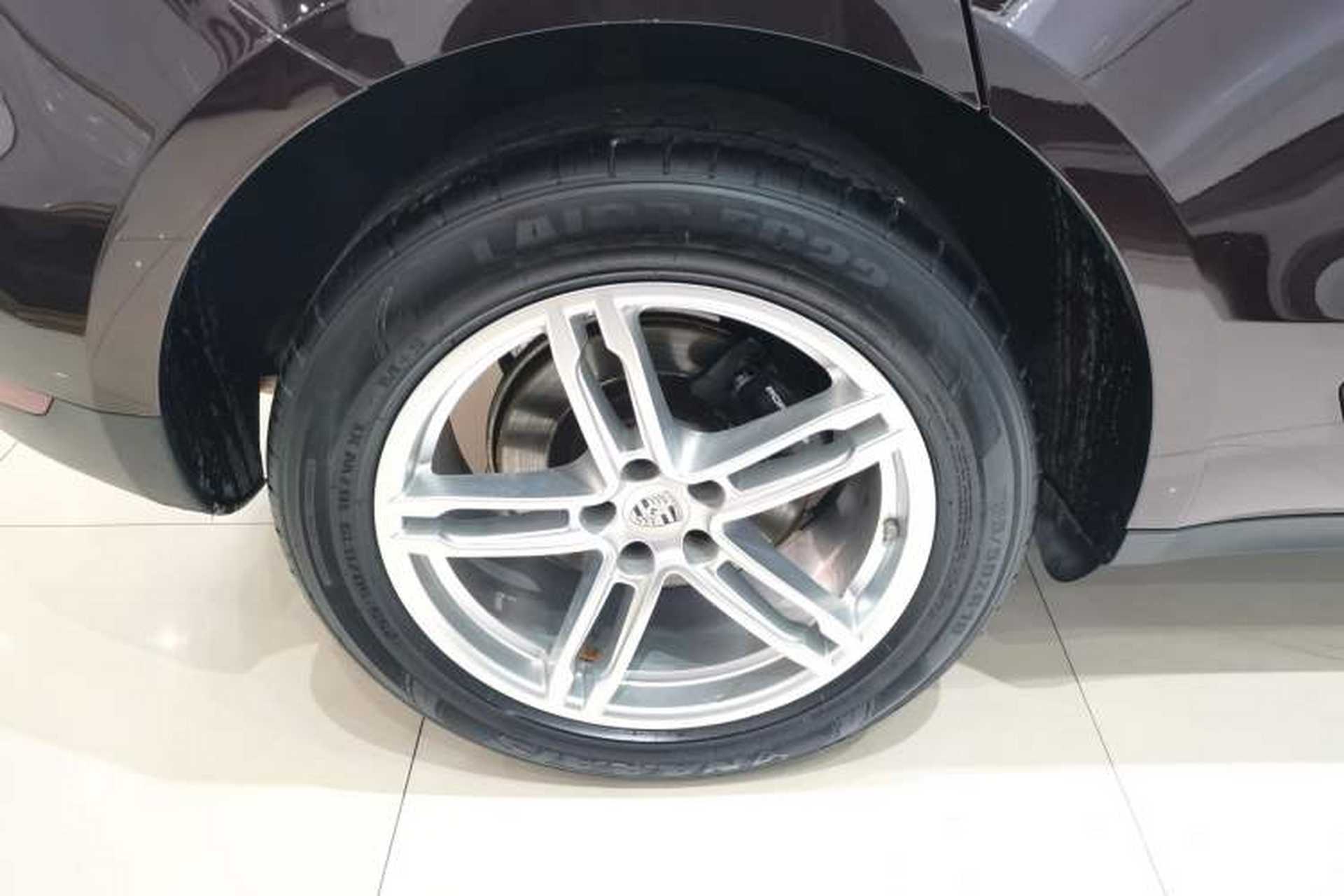 Used Porsche Macan 2020 Macan 2.0T Right Rear Wheel Hub