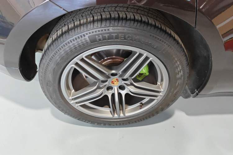 Used Porsche Macan 2020 Macan S 3.0T Right Rear Wheel Hub