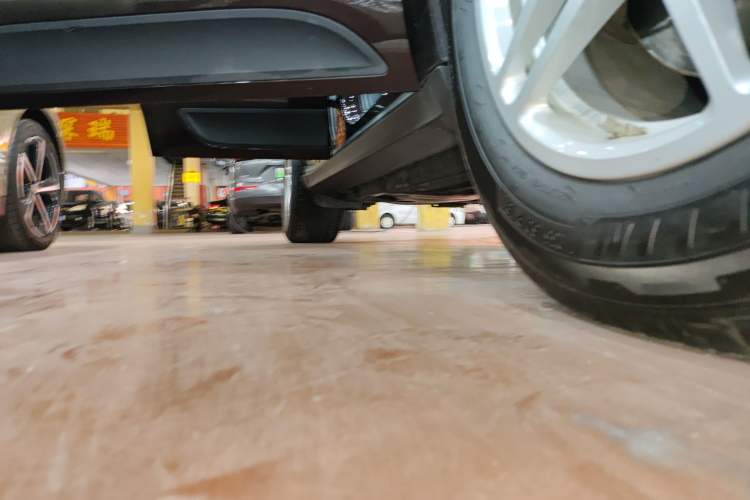 Used Porsche Macan 2020 Macan 2.0T Right Side Sill