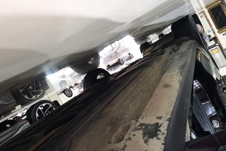 Used Porsche Macan 2020 Macan 2.0T Right Side Sill