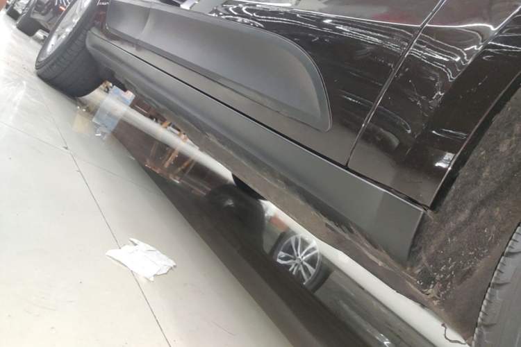 Used Porsche Macan 2020 Macan 2.0T Right Side Sill