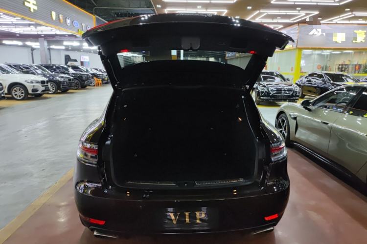 Used Porsche Macan 2020 Macan 2.0T Trunk