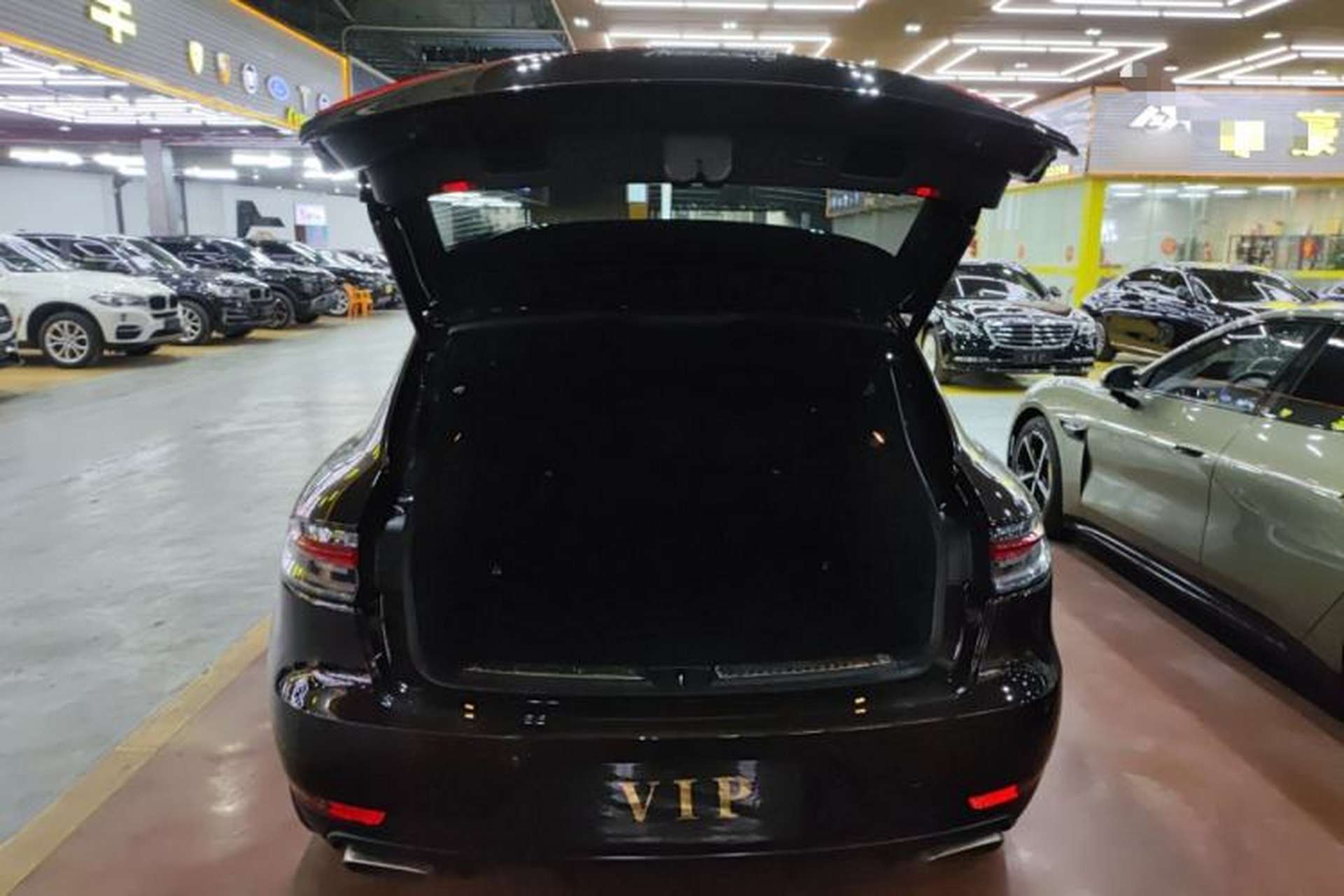Used Porsche Macan 2020 Macan 2.0T Trunk