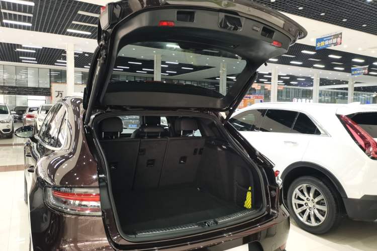 Used Porsche Macan 2020 Macan 2.0T Trunk