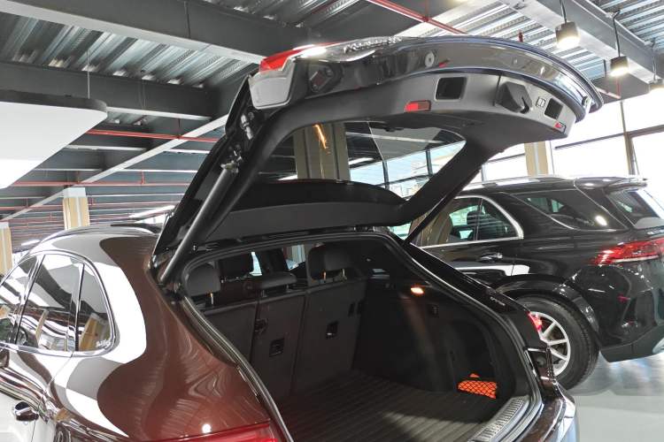 Used Porsche Macan 2020 Macan S 3.0T Trunk