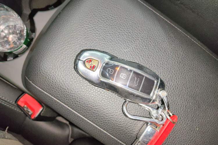 Used Porsche Macan 2020 Macan 2.0T Vehicle Key