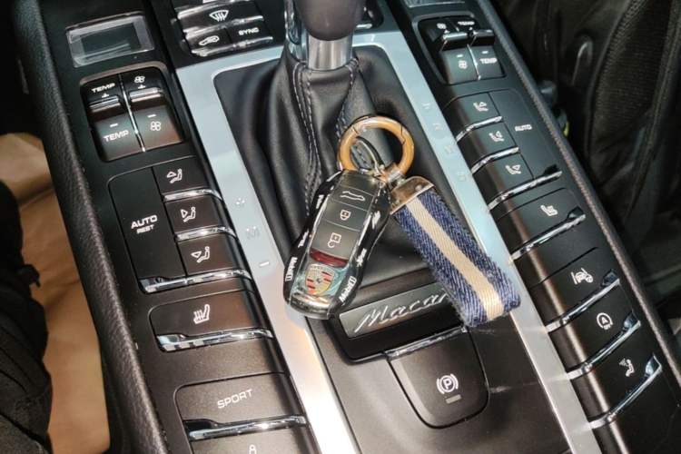 Used Porsche Macan 2020 Macan 2.0T Vehicle Key