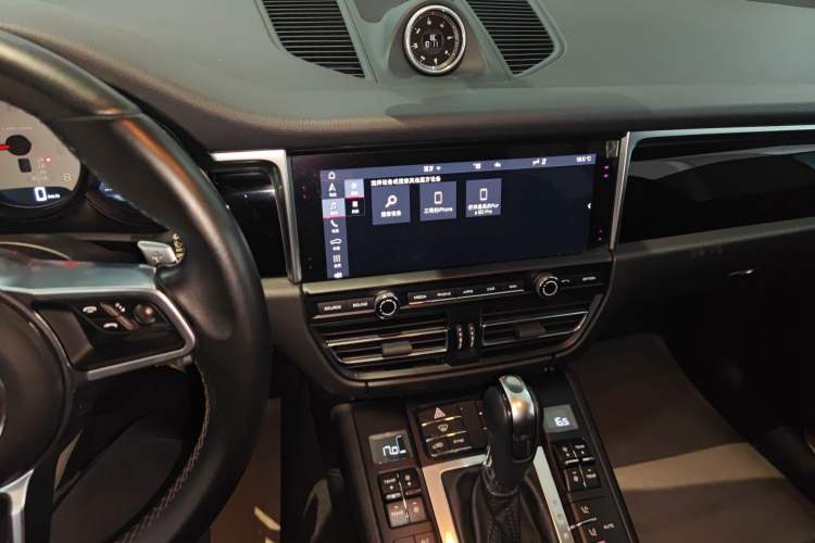 Used Porsche Macan 2020 Macan S 3.0T Audio And AC Panel