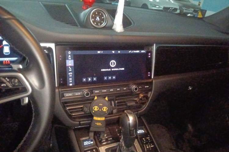 Used Porsche Macan 2020 Macan S 3.0T Audio And AC Panel