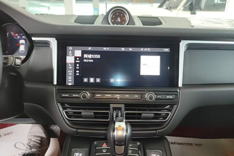 Used Porsche Macan 2020 Macan 2.0T Audio And AC Panel