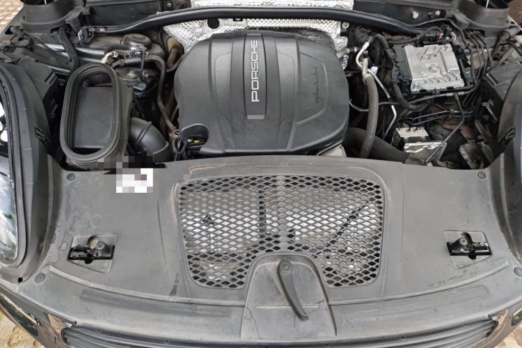 Used Porsche Macan 2020 Macan 2.0T Engine Bay