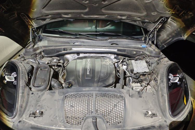 Used Porsche Macan 2020 Macan 2.0T Engine Bay