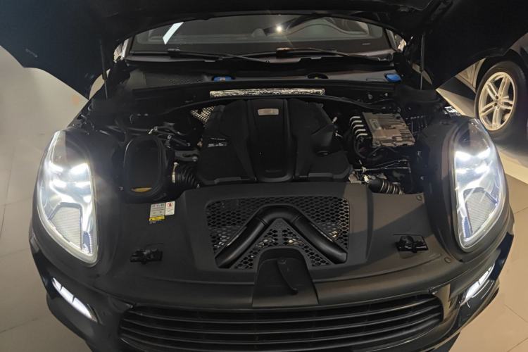 Used Porsche Macan 2020 Macan S 3.0T Engine Bay