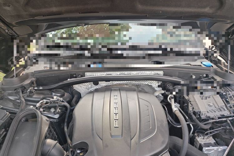 Used Porsche Macan 2020 Macan 2.0T Engine Bay