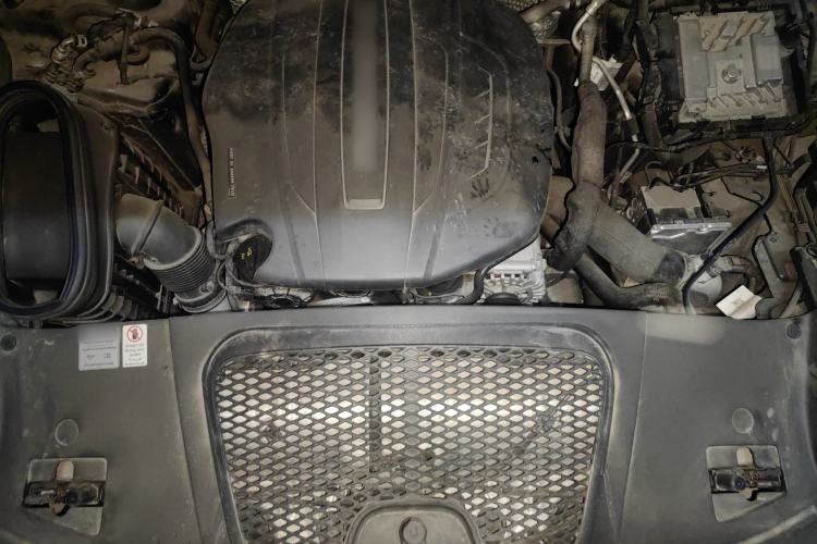 Used Porsche Macan 2020 Macan 2.0T Engine Bay