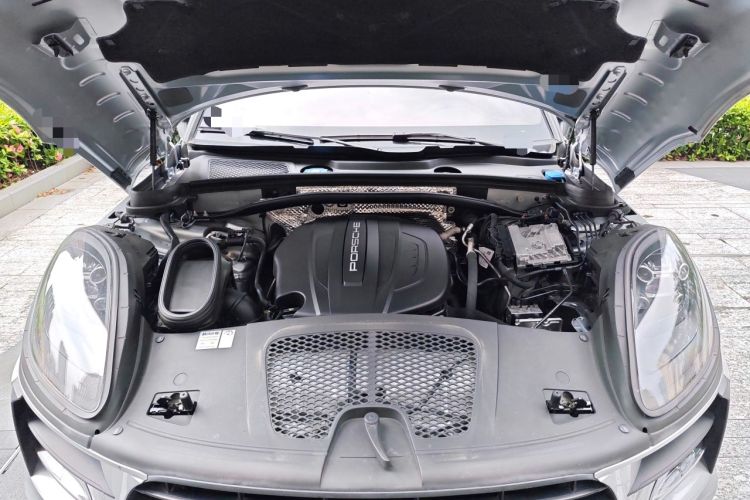 Used Porsche Macan 2020 Macan 2.0T Engine Bay