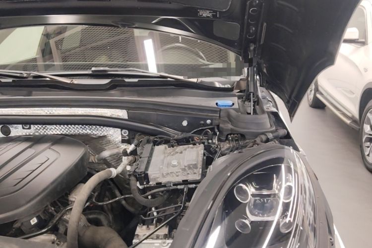 Used Porsche Macan 2020 Macan 2.0T Engine Bay Left