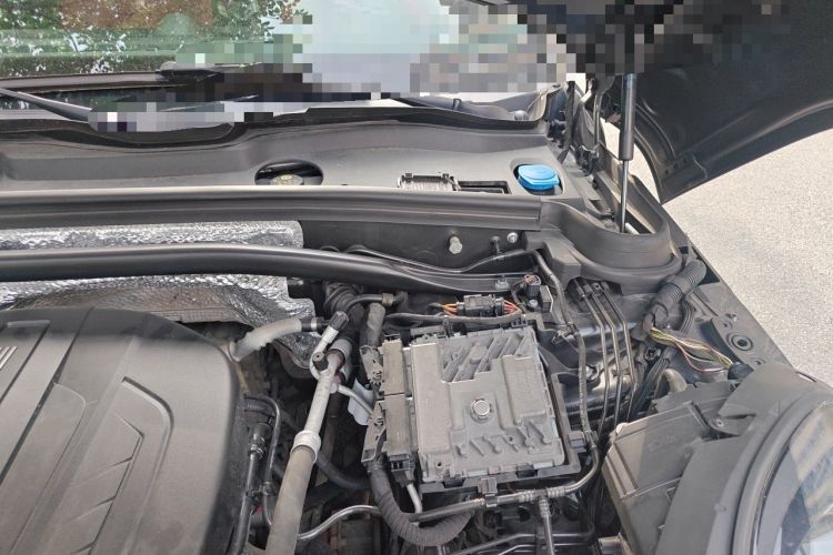 Used Porsche Macan 2020 Macan 2.0T Engine Bay Left