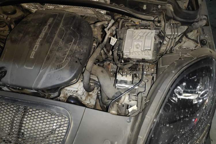 Used Porsche Macan 2020 Macan 2.0T Engine Bay Left
