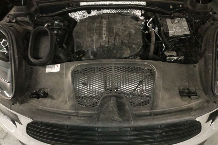 Used Porsche Macan 2020 Macan 2.0T Engine Bay