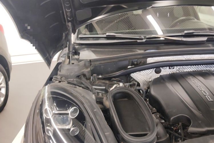 Used Porsche Macan 2020 Macan 2.0T Engine Bay Right